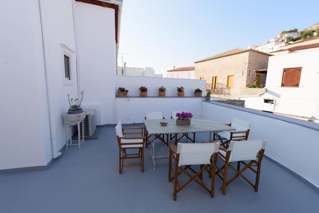 The House At The Centre Apartment Hydra  Exterior photo